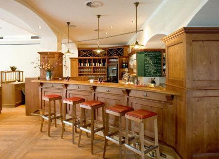Hotel Gasthof Neumayr Обертрум-ам-Зее Экстерьер фото